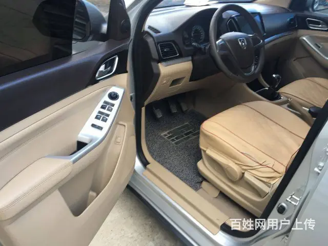 宝骏730 2014款 1.5 手动 舒适型7座 - 图片 5