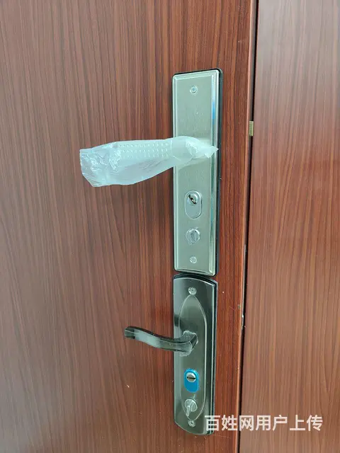 江北区防盗门装业维修 补漆 补凹陷 换锁芯修锁 - 图片 1