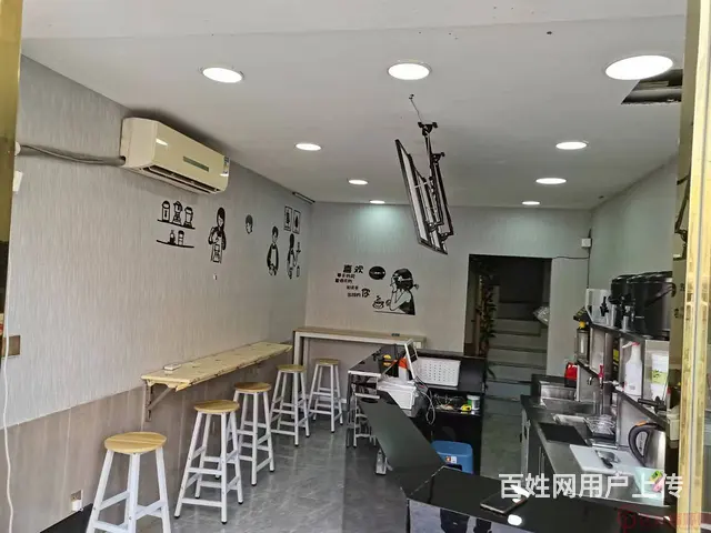达州铺源网）南外南客站正对面40㎡冷饮奶茶店转让（带夹层） - 图片 1