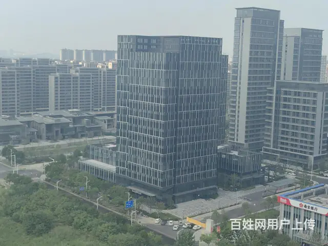 大龙湖旁1500平整层新房纯办公高层出租 - 图片 1
