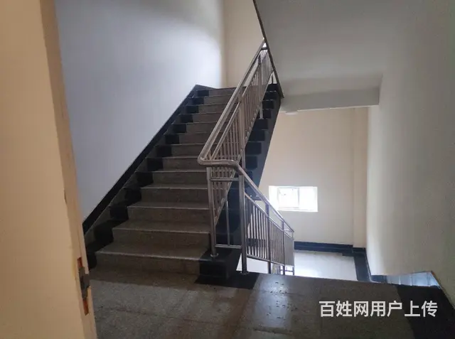 黄山市黎阳中心地段经营中酒店股份出售 - 图片 8