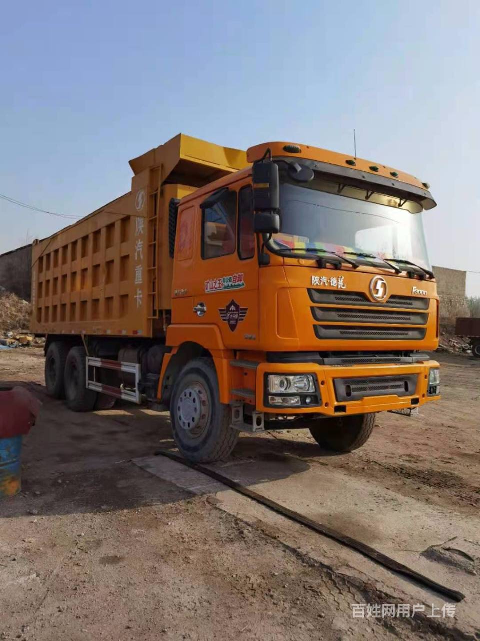 19年出厂国五德龙后八轮自卸车380马力5.8米箱
