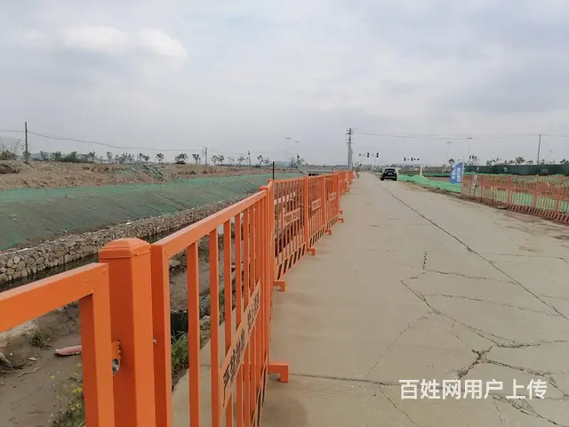 常州邓跃公司承接工地基坑护栏网施工挡板防尘网旗帜等 - 图片 1