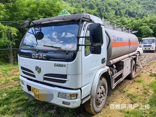 二手多利卡8吨油罐车 - 图片 1