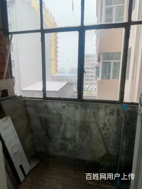 东方红二中3楼55平11.5万空学籍 - 图片 3