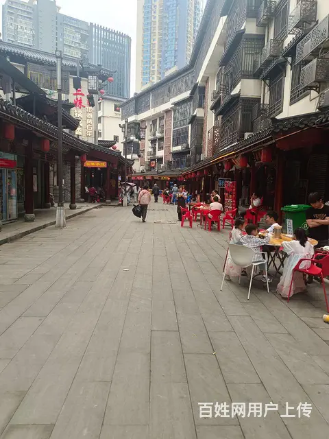 步行街钟楼夜市门面出租 - 图片 3