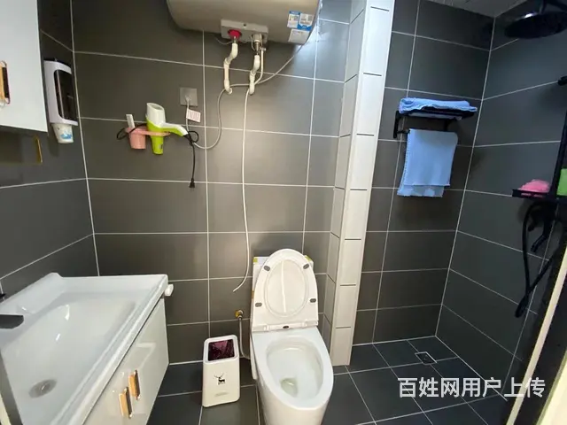 鹤岗安然民宿，密码门锁 - 图片 1