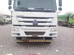 转让19二手大14方豪沃搅拌车 380马力重汽上装