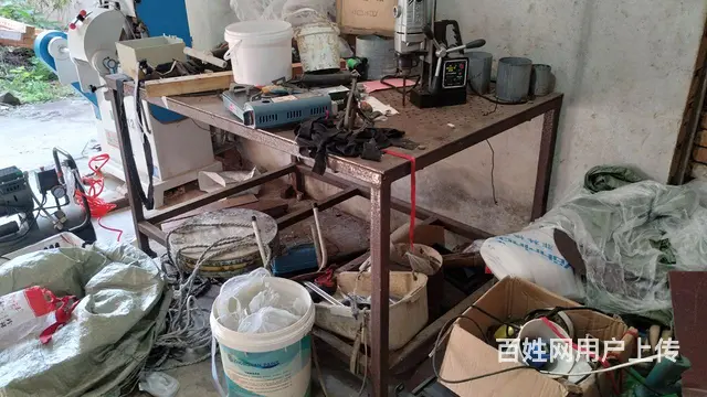 铁桌子尺寸1米乘以1.5米，要的联系我，自己车拉走 - 图片 3