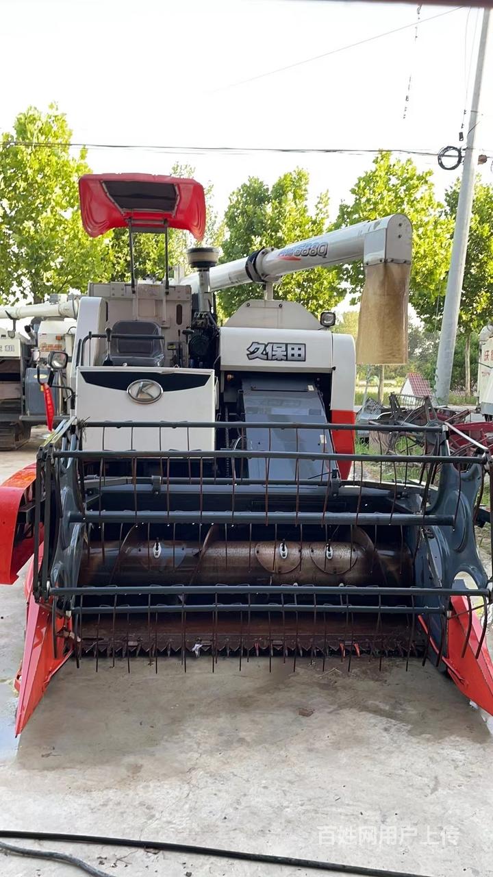 19年久保田688收割机,工作八百小时