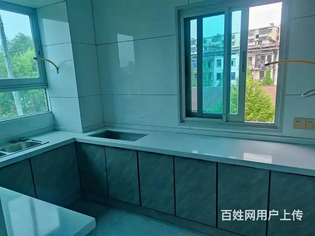 上高中学附近精装修标准四房带大地下室送家私阳光好免费停车 - 图片 8