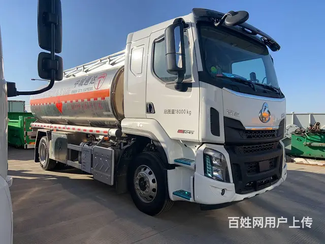 国六东风柳汽满载11吨油罐车 - 图片 2