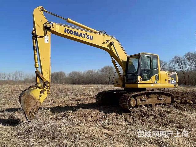 转让17年底小松200挖掘机工作6400小时