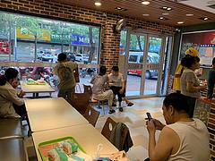 府前路中医院往东汉堡店吉转（客源稳定！面宽非常理想！）