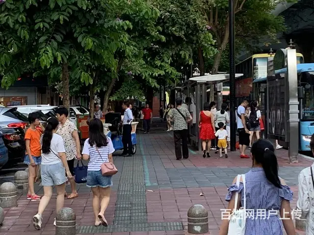 火车站商圈 旺铺 适合餐饮小吃烧烤火锅养生美发等 - 图片 11