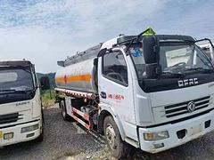 本人长年直销油罐车,转让二手油罐车,二手带手续油罐