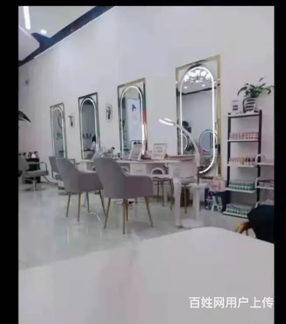 7352(七P)个人城西海湖新区金街北街大型美容店带租户转让 - 图片 2