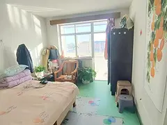 东港里负一栋教师楼