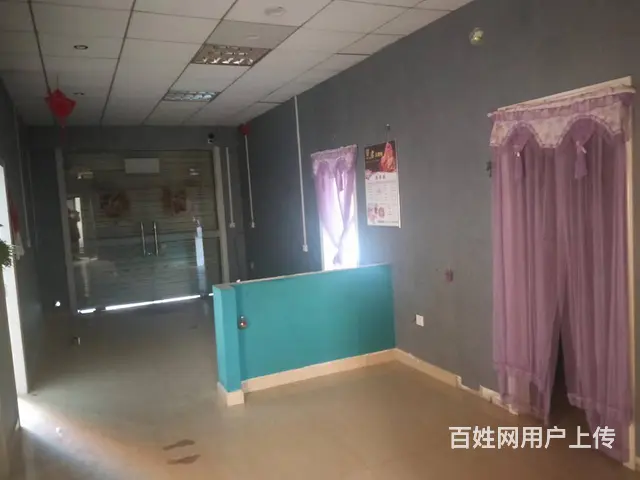 出租蕲春齐昌大道临街门面，精装设施齐全有停车场，周围三所学校 - 图片 2