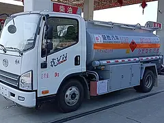 新上户国五解放5吨加油车低价出售