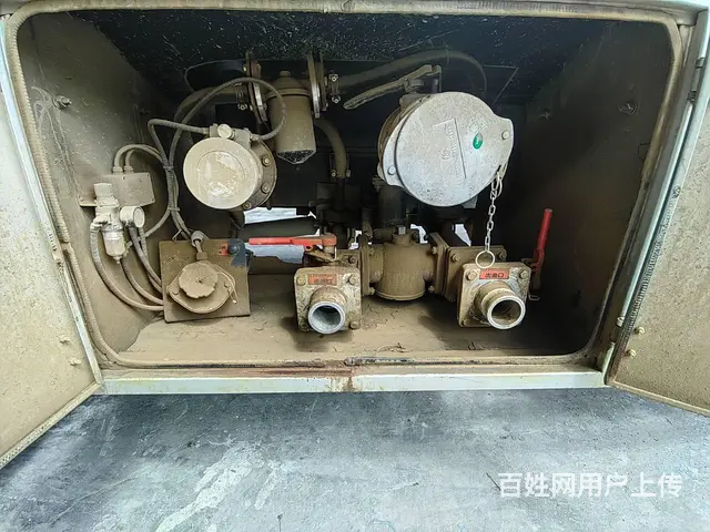 20年东风油罐车 福瑞卡  8吨 双仓双联泵 - 图片 7