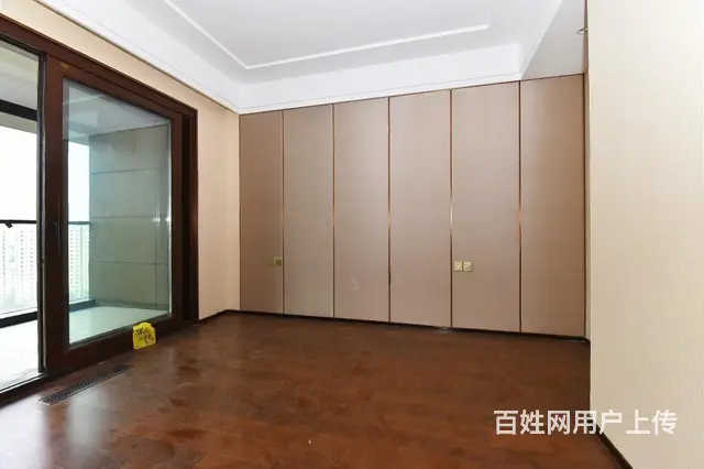 急卖，急卖，低于市场价格，正对花园景观，有钥匙，带一车位，急 - 图片 4