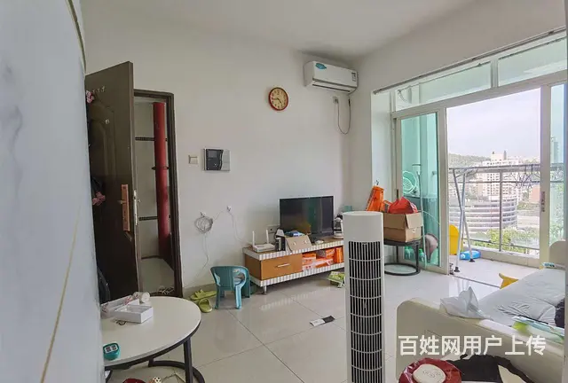 拱北关口艺丰大厦电梯精装一房一厅出租，租价2500，近关口 - 图片 1