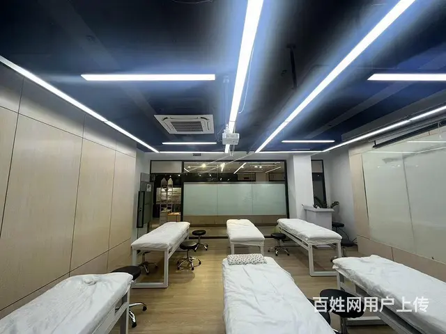 大塘地铁 电梯口 精装1600方 可分组 带家具 - 图片 11
