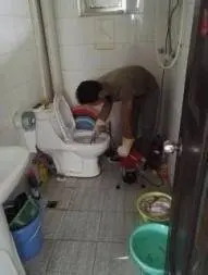 昆明市疏通管道高新区马桶堵塞抽取异物不拆卸等 - 图片