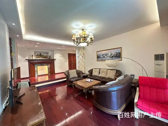 东湖绿道旁边接待居家 东湖林语精装五房三卫 汉街水 - 图片 1