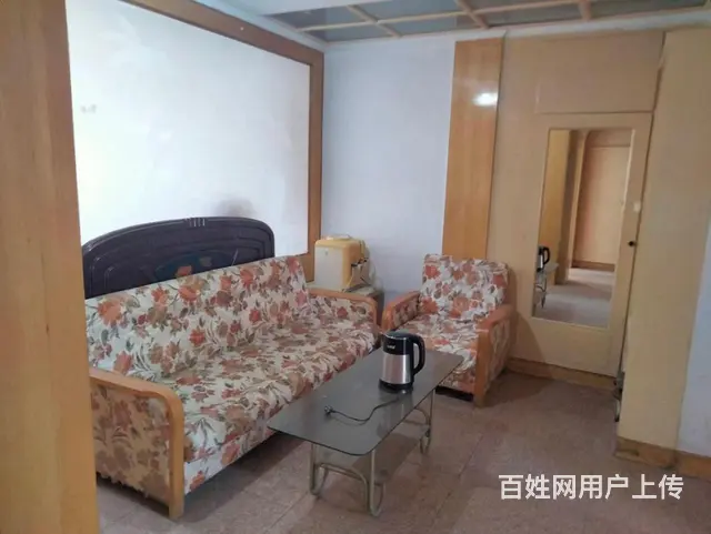 南洪街三室一厅出租1100 - 图片 1