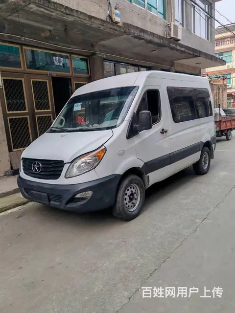 9座面包车 - 图片 1