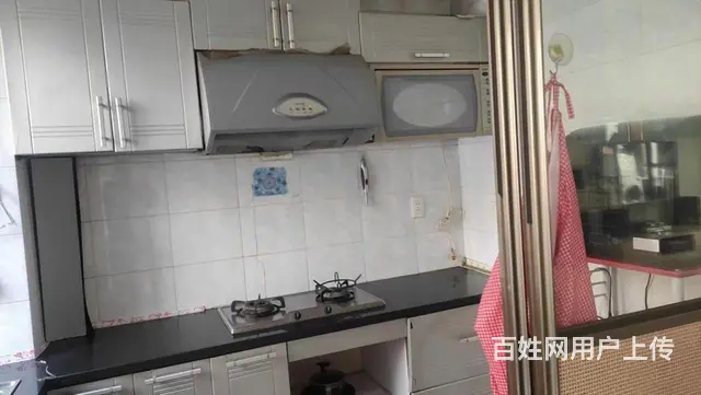 精装三房一卫！架空一楼！月租2500付一压一！长租可以谈 - 图片 4