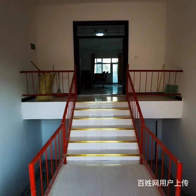 贸易区东门对面办公房 普通住宅2厅 精装修 - 图片 2