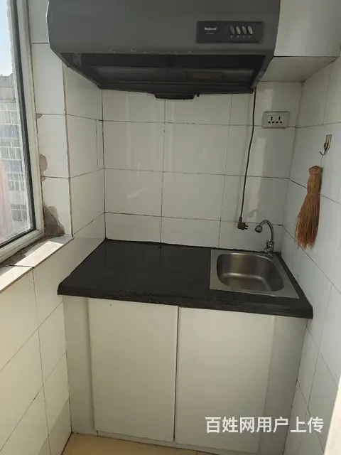 【搞定了！】鸡冠区奋斗小区 普通住宅1厅 简单装修 - 图片 1