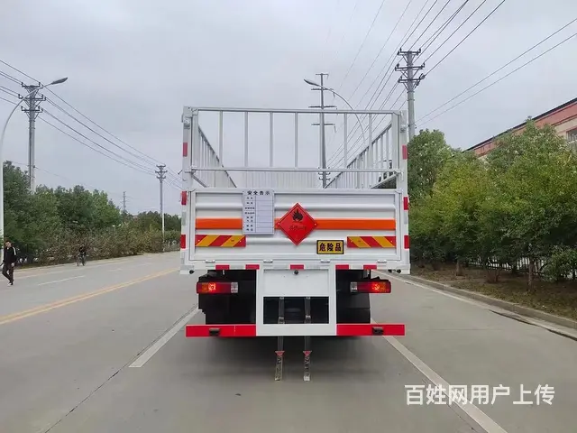 国六东风柳汽9米六气瓶运输车 特价处理 - 图片 3