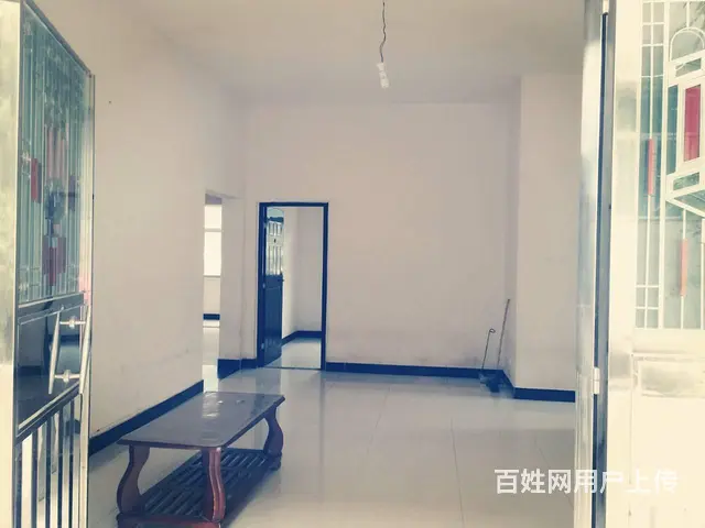 小溪塔发展大道五室1厨2卫 普通住宅0厅 中等装修 - 图片 1