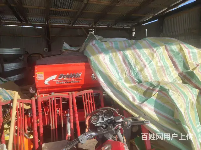 24年四龙勃锦悍马播种机干完活就在库里了 - 图片 2
