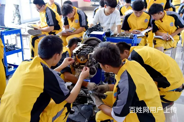 乌鲁木齐市万通技工学校是“理实一体化”的教学 - 图片