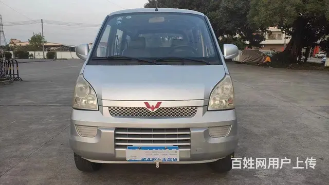 13年五菱荣光面包车 - 图片 1