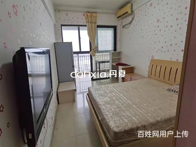 紧邻海沧 圣.地亚哥 单间 向阳大阳台  拎包住 - 图片 1