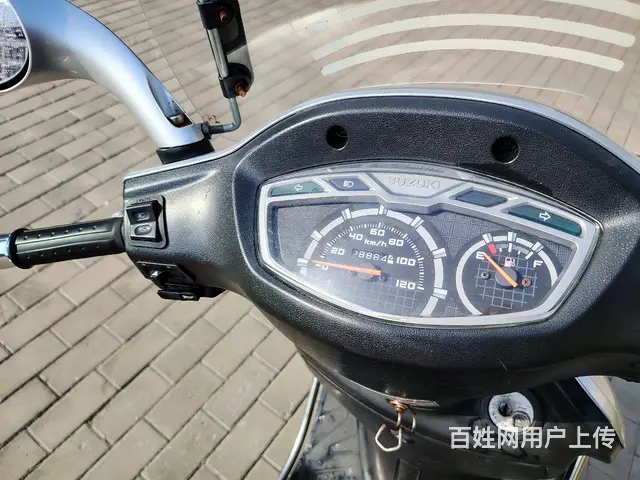 铃木海王星125踏板摩托 - 图片 2