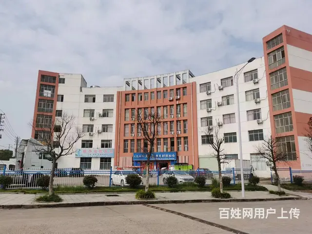 交通方便 停车方便 可进出大车，水电齐全好停车 干净卫生 - 图片 2
