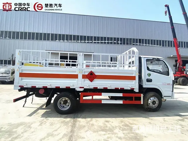 渭南 国六东风黄牌4.1米危险品高栏车 挂靠公司电话 - 图片 2