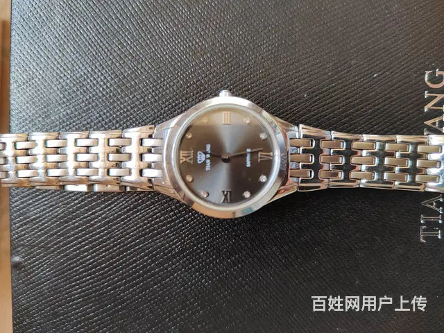 【搞定了！】全新！天王石英女士镶嵌蓝宝石手表.高諯大气腕表 - 图片 1
