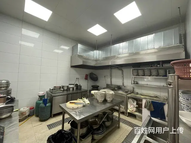 同城推广丨实验中学东门临街300平餐饮店转让，门口可外摆 - 图片 5