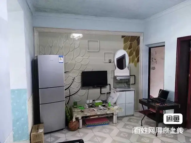 华容县精装房出租300 - 图片 1