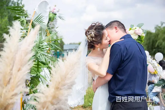 昆明结婚早上秀禾服，下午白色婚纱户外婚礼化妆 - 图片 7