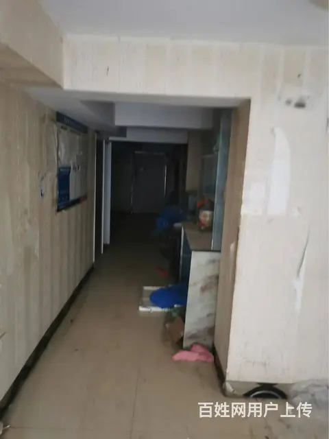 隆盛园大门口车库 - 图片 5