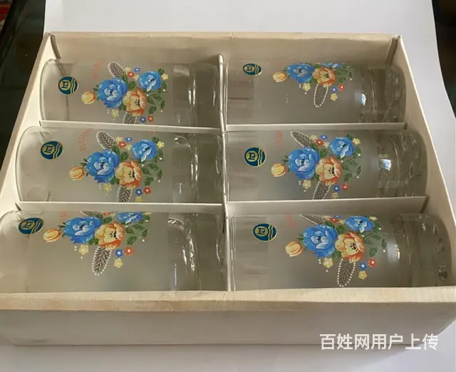 低价出售全新的80年代的一盒蒙沙贴花玻璃杯（6只礼盒） - 图片 3